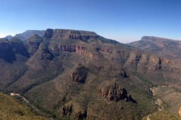 Three Rondawels, Panorama Route  by Flowcomm